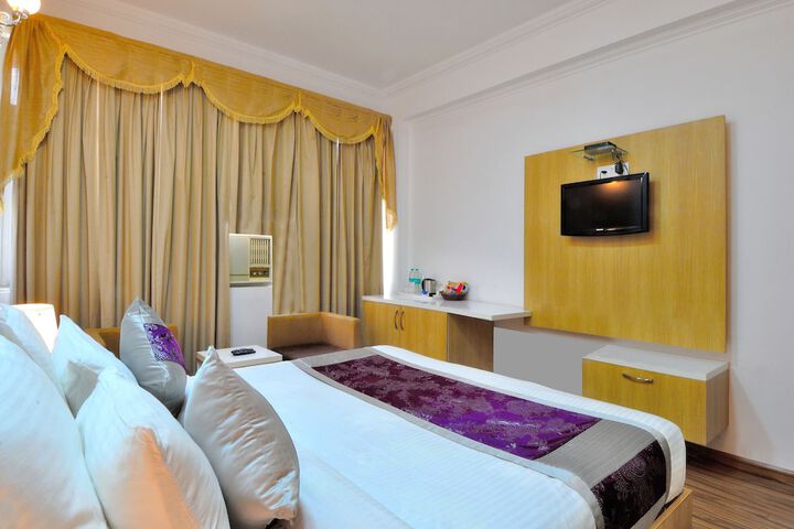 Room 6 of 36