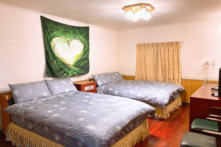 Room 8 of 17