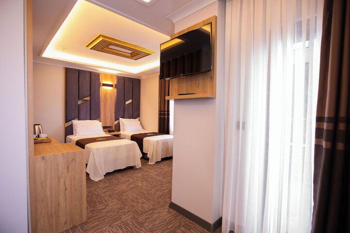 Room 27 of 78