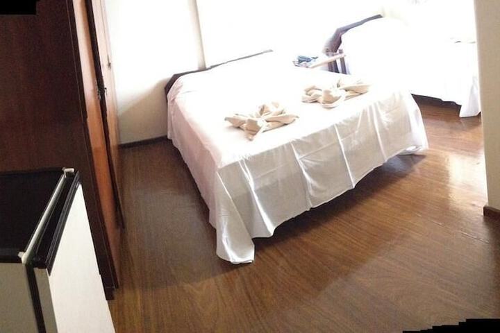Room 8 of 40