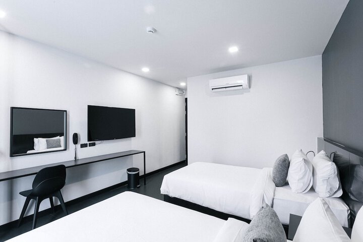 Room 35 of 82