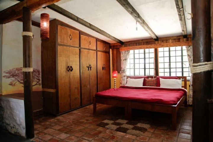 Room 12 of 52