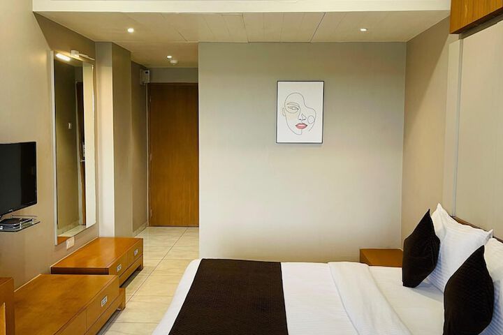 Room 6 of 31