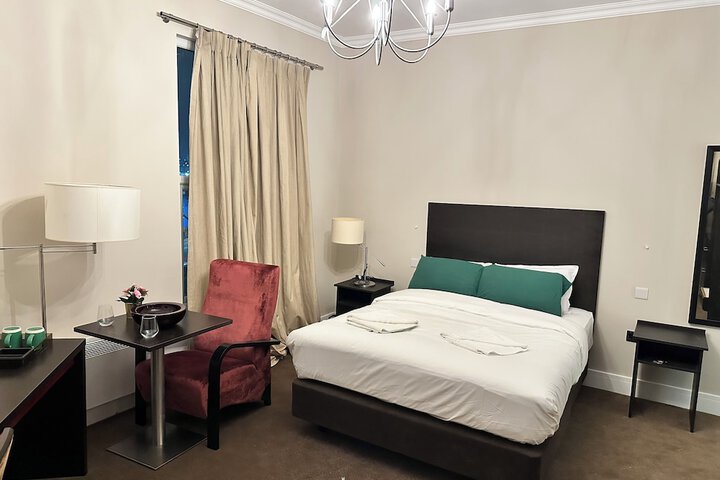 Room 4 of 14