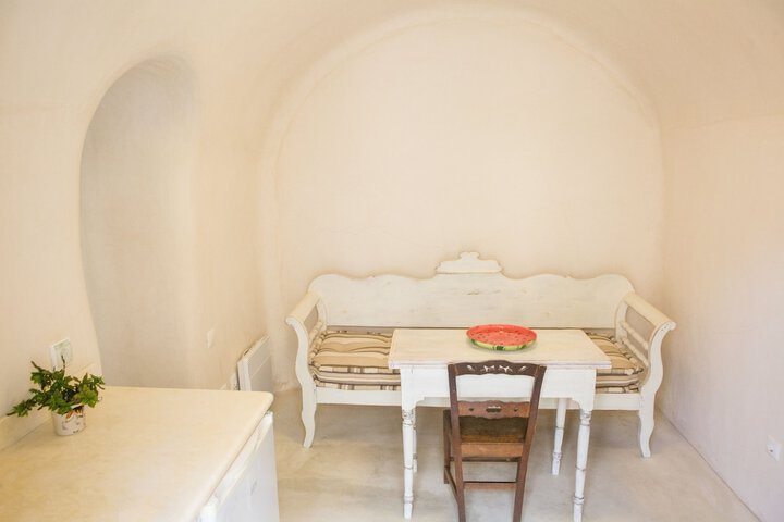 Room 27 of 29