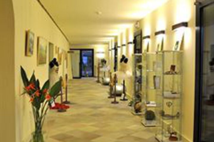 Ballroom/Hall 15 of 26