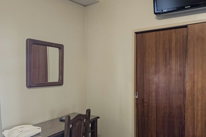 Room 28 of 64