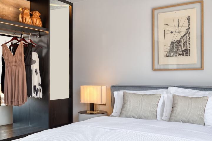 Room 10 of 62
