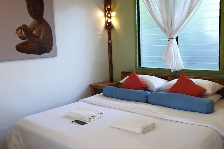 Room 5 of 74