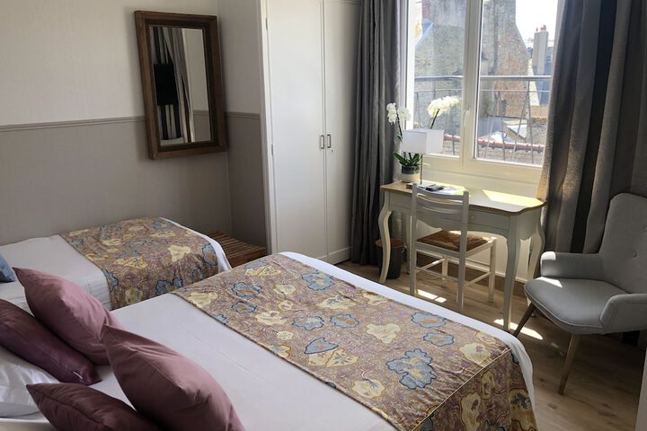 Room 8 of 49