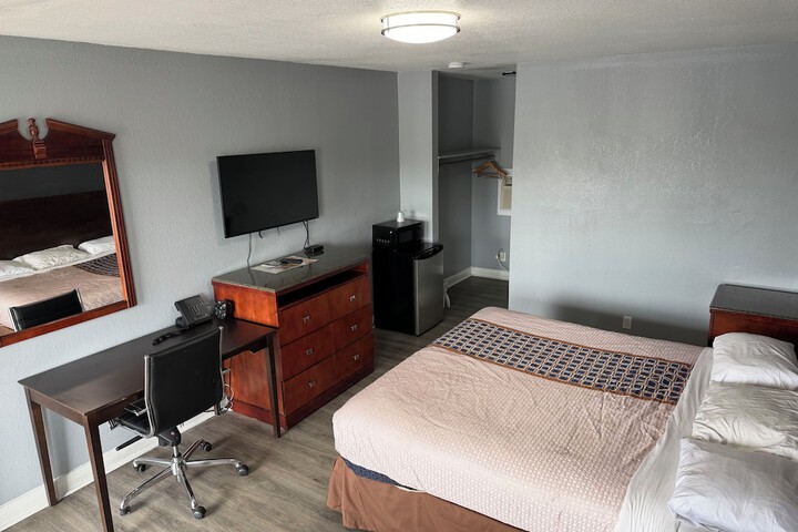 Room 8 of 14