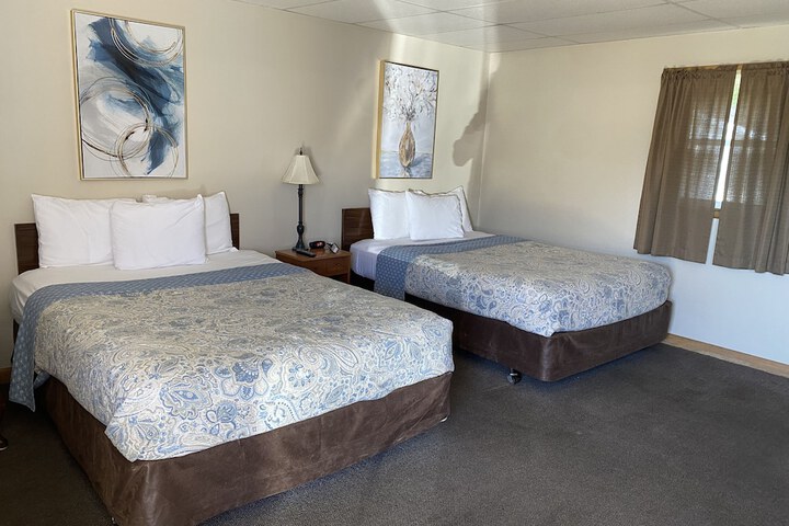 Basic Double Room (3 of 3)