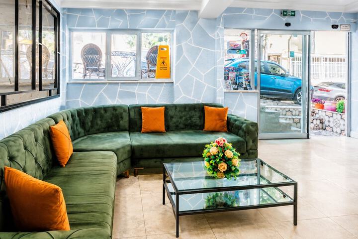 Guest Lobby