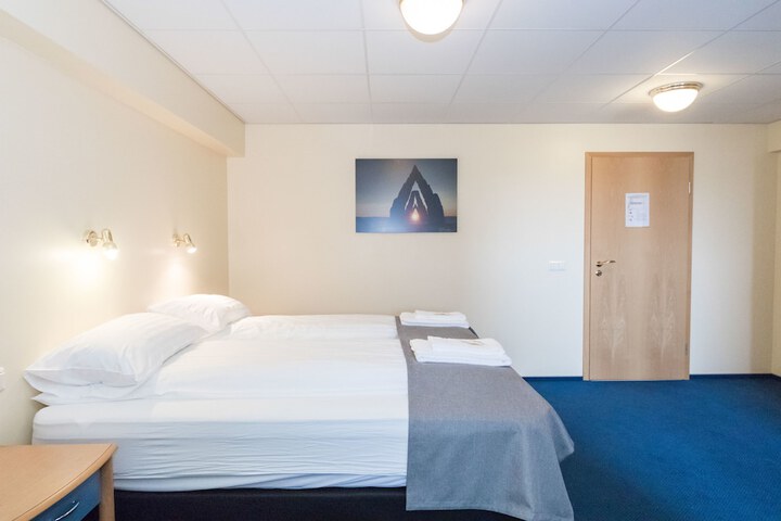 Room 3 of 53