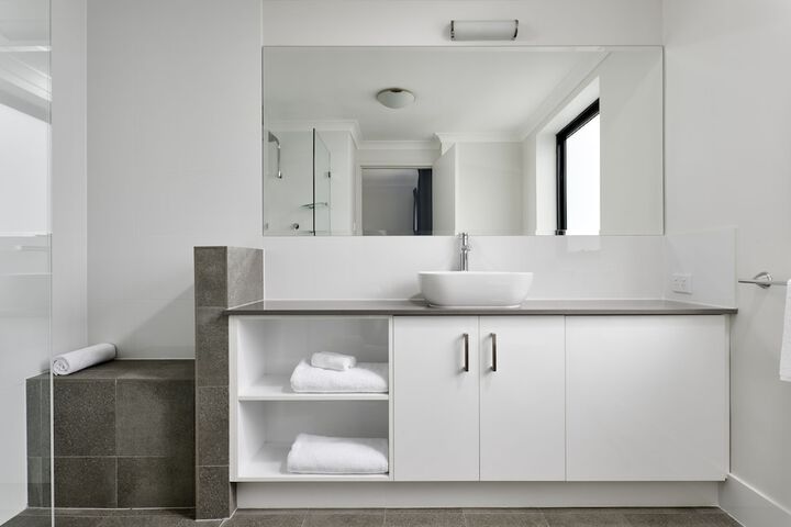 Room 25 of 28