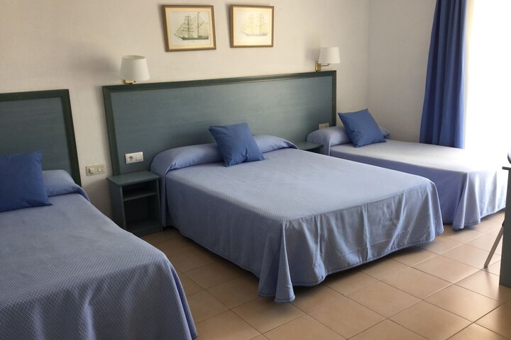 Room 5 of 100
