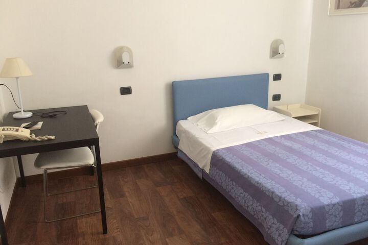 Room 21 of 63