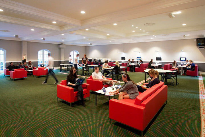 Ballroom/Hall 8 of 26