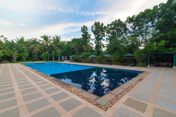 Pool 54 of 105