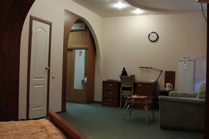 Room 30 of 53