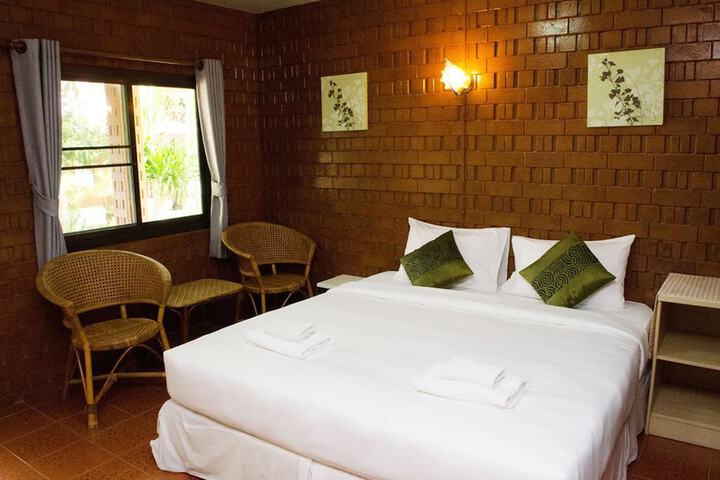 Room 3 of 35