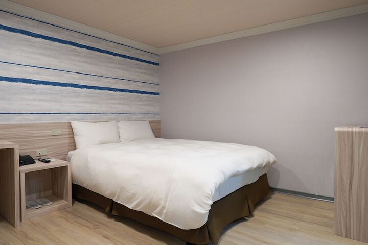 Room 28 of 73