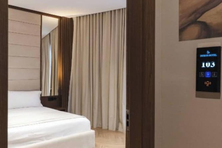 Room 10 of 265