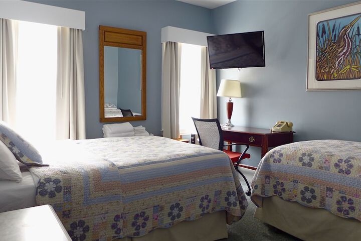 Room 10 of 38
