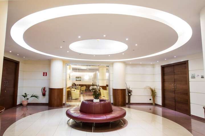 Business Center 39 of 40
