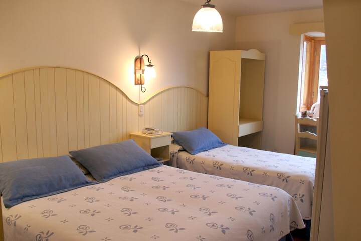 Room 12 of 51