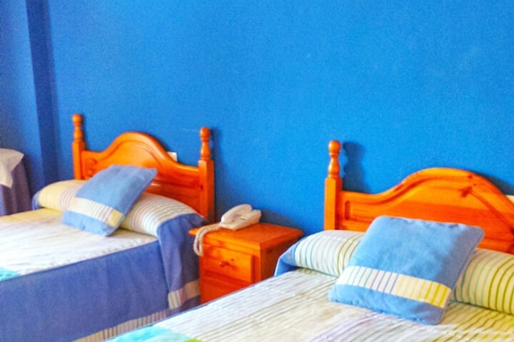 Room 4 of 12