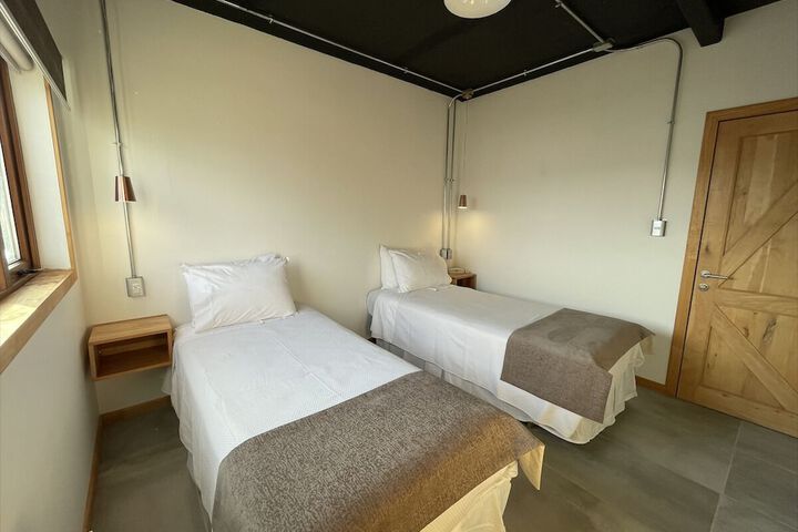 Room 7 of 48