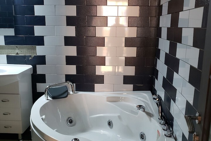 Room 40 of 63