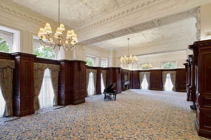 Ballroom/Hall 154 of 174