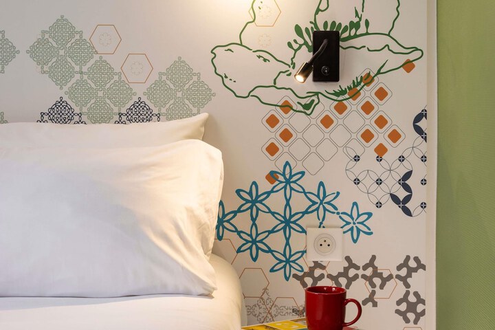 Room 6 of 38