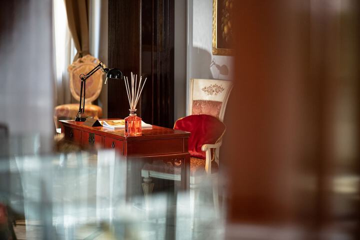 Concierge desk