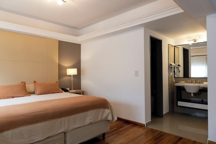 Room 12 of 50