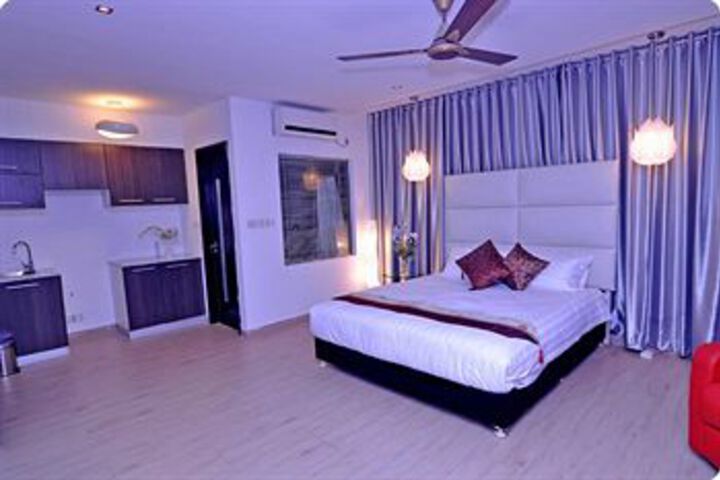 Room 8 of 23