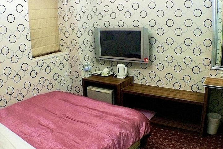 Room 24 of 52