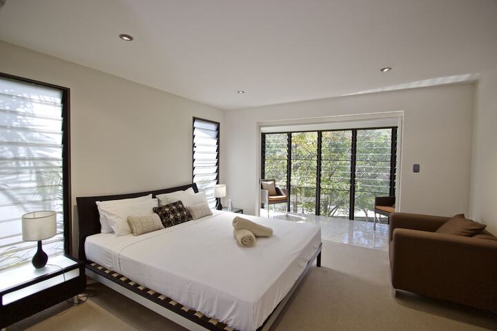 Room 42 of 107
