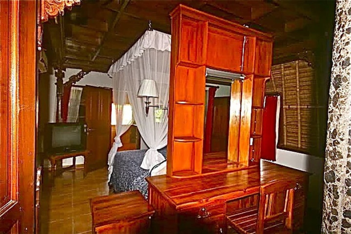 Room 9 of 45