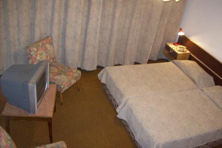 Room 14 of 32