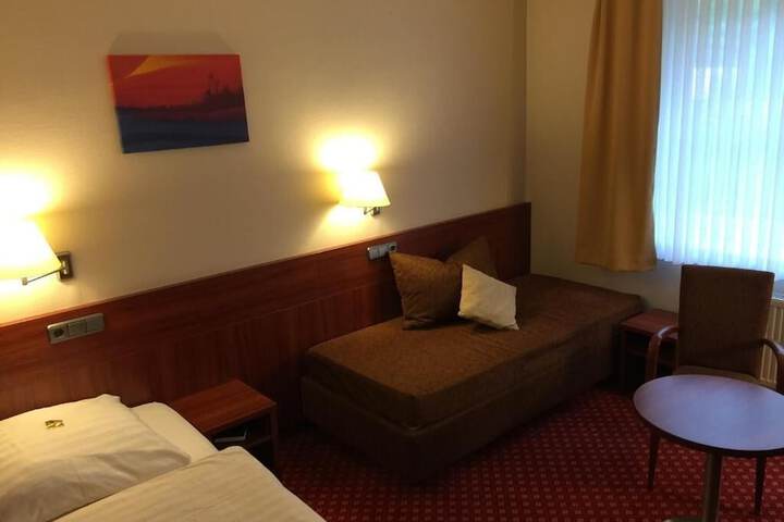 Room 3 of 47