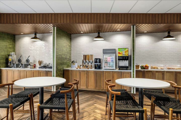 Breakfast/Coffee Service 43 of 48