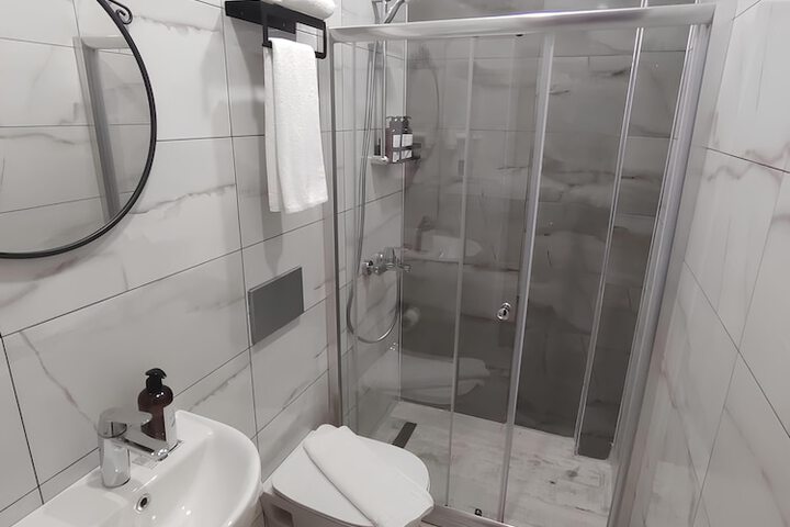 Room 17 of 21