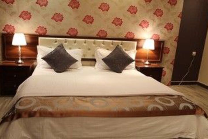 Room 21 of 82
