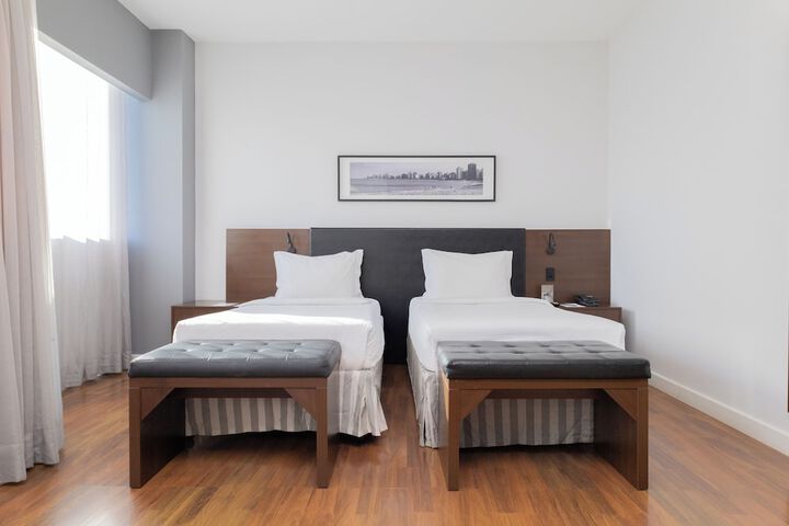 Room 9 of 172