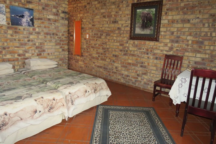 Room 13 of 34
