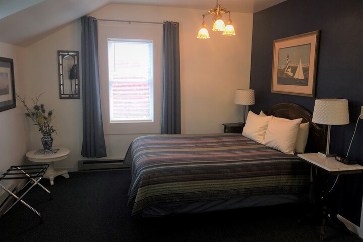 Room 6 of 72
