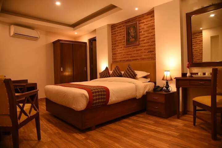 Room 10 of 29